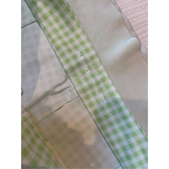 Old Navy 10 Women's High-Waisted Pixie Trouser Shorts in a green and white gingh - Picture 6 of 9
